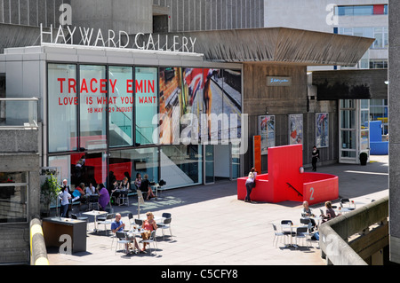 Southbank Centre Brutalist Architektur an die Hayward Gallery mit Tracey Emin Ausstellung am Südufer der Themse Lambeth London England Großbritannien Stockfoto