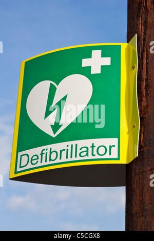 Defibrillator Schild England GB Europa Stockfoto