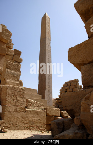 Stehende Obelisk in der Karnak Stockfoto