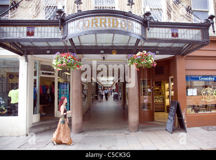 Der Korridor-shopping-Arkade, Bath, England im Jahre 1825 erbaut Stockfoto