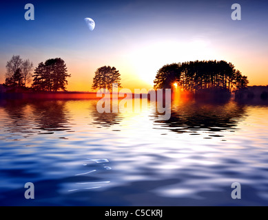 Landschaft auf einem Hintergrund Frühling schöner Sonnenaufgang. Stockfoto