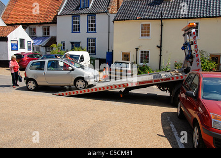 Wiederherstellung von unten gebrochen Auto, wenig Walsingham, Norfolk Stockfoto