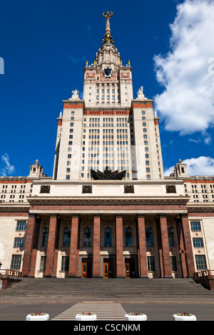 Das Hauptgebäude der staatlichen Universität Moskau, Westfassade. Moskau, Russland. Stockfoto