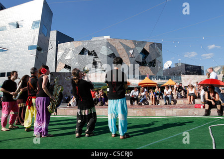 Musikern am Federation Square in Melbourne, Australien. Stockfoto