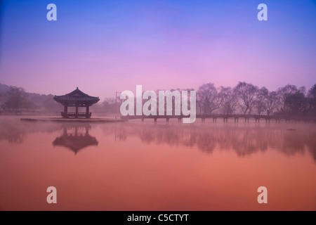 Pavillon am See Stockfoto