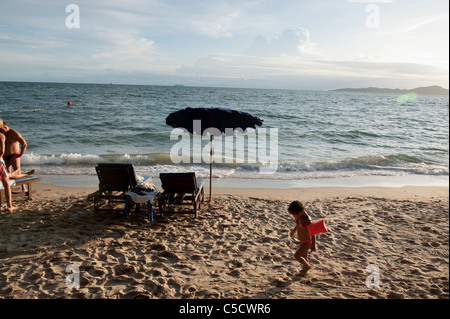 Die Vögel und Bienen Resort von Kohl und Kondome in Pattaya. Stockfoto