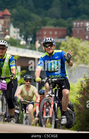 Radfahren in Little Falls, den Erie Canal Bike Radtour, Mohawk Valley, New York State, USA Stockfoto