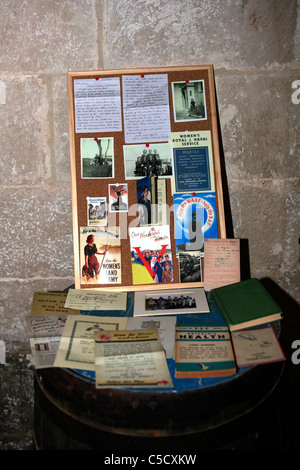 Anzeige von WW2 Memorabila einschließlich Briefe von der Front nach Hause Stockfoto