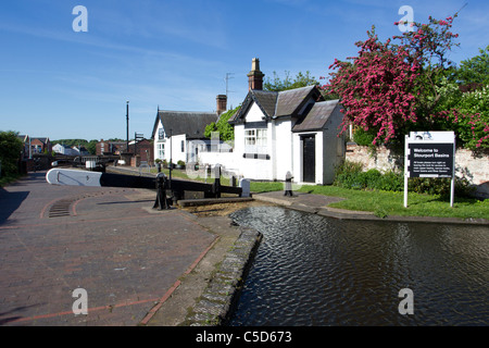 Kanalschleuse an Stourport Becken, Stourport-auf-Severn, Worcestershire, Mai 2011 Stockfoto