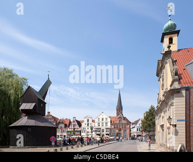 Alter Kran Am weist und Hotel Altes Kaufhaus, Lüneburg, Niedersachsen, Deutschland Stockfoto