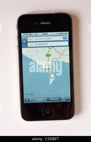 IPhone 4 zeigt Karte von Weymouth mit Google Maps, isoliert auf weißem Hintergrund, Juli 2011 Stockfoto