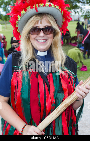 Schreibfehler  Morris Tänzer, Detail und Menschen, erklingt in Tutbury Castle Wochenende Tanz Derbyshire, Großbritannien Stockfoto