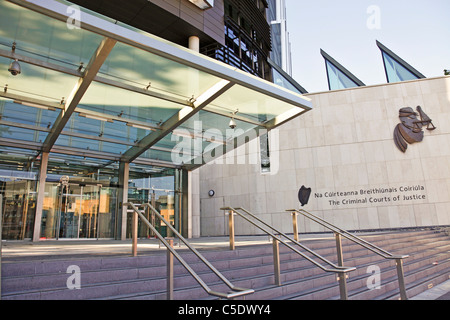 Haupteingang der Criminal Courts of Justice (eröffnet 2010) im Parkgate Street in Dublin, Irland Stockfoto