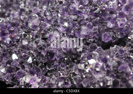 Amethyst Violet Vielzahl von Quarz, die oft in Schmuck verwendet. Stockfoto