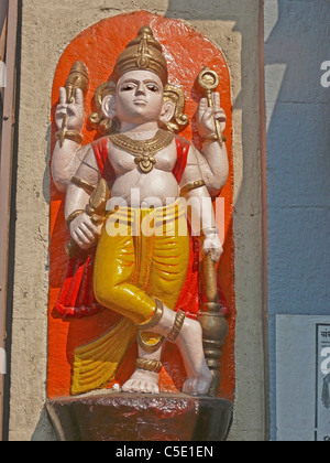 Statue von Jay-Vijay, Dwarpals auf Herrn Viththal Tempel, Viththalwadi, Pune, Maharashtra, Indien Stockfoto