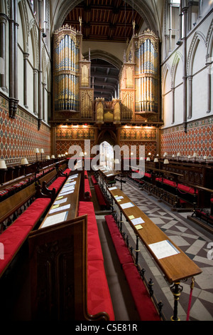 Rochester Cathedral Choir und Orgelempore Stockfoto