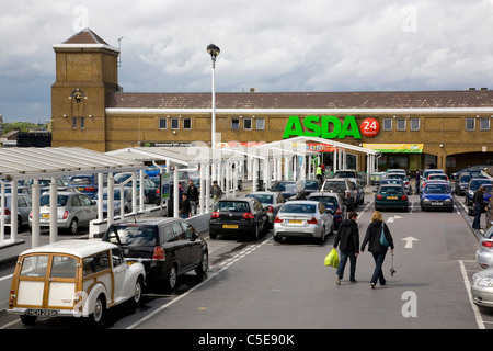 Asda-Kaufhaus in Wandsworth Stockfoto