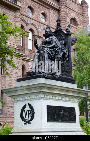 Königin Victoria Statue in Queens Park vor der Legislativversammlung von Ontario Toronto Ontario Kanada Stockfoto