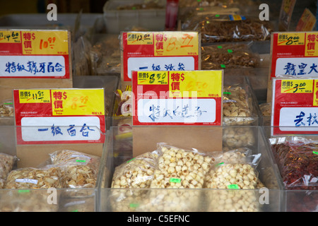 getrocknete chinesische Lebensmittelzutaten zum Verkauf in einem Geschäft in Chinatown Toronto Ontario Kanada Stockfoto
