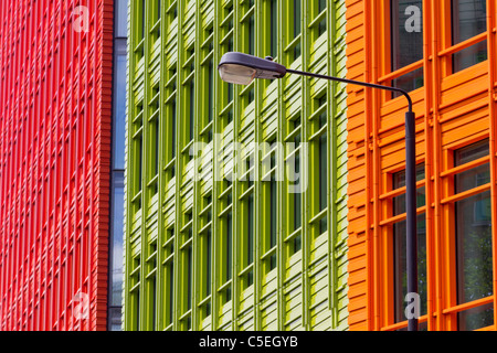 Die bunte neue Büro-Architektur von Central Saint Giles, London Stockfoto