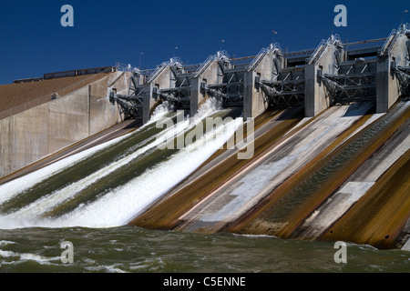 Abflußkanal von C.J. Strike Damm am Snake River in der Nähe von Grand View, Idaho, USA. Stockfoto