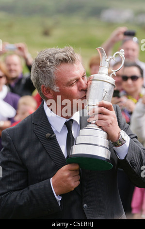 Darren Clarke kehrt zum Royal Portrush Golf Club nach dem Gewinn der British Open Championship 2011 Stockfoto