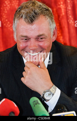 Darren Clarke kehrt zum Royal Portrush Golf Club nach dem Gewinn der British Open Championship 2011 Stockfoto