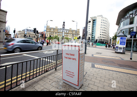 Anschlussdosen in Leeds, West Yorkshire, werden Kunstwerke. Kollision mit der Ecke von Conway und Young Stockfoto