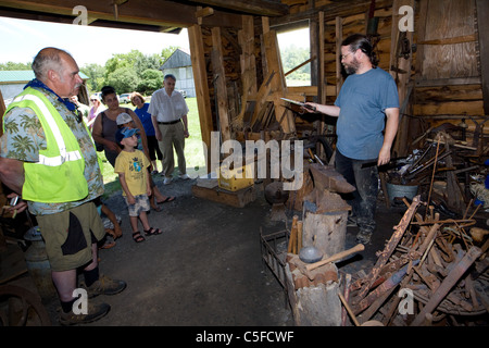 Schmied-Demo an Mabee Farm Historic Site, Rotterdam, Mohawk Valley, New York State Stockfoto