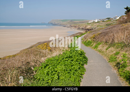 Auf der North Cornwall Coast Path Broadagogue Cove nähert sich Polzeath und Hayle Bucht aus dem Süden Stockfoto