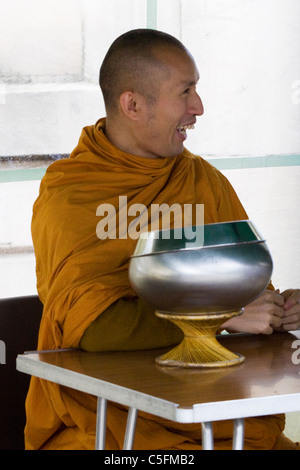 Südlichen Buddhismus, Mönche im Thai Festival in Warwick Stockfoto