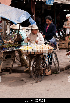 Straßenhändler mit Suppen, Siem Reap, Kambodscha Stockfoto