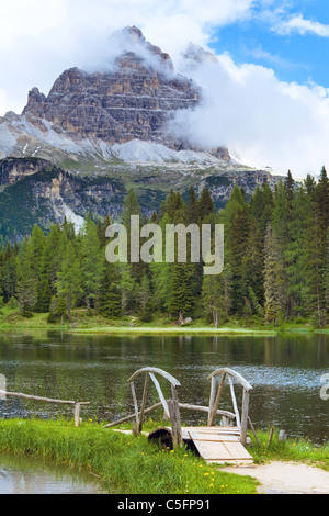 Schönen Sommer Alpine See Lago di Antorno Ansicht (Italia, Dolomiten, Tre Cime di Lavaredo) Stockfoto