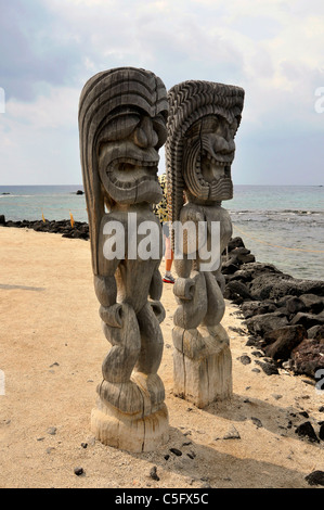 Puuhonua O Honaunau National Historic Park City von Zuflucht Kona Hawaii Pazifik Bildnisse Götter Schnitzereien Stockfoto