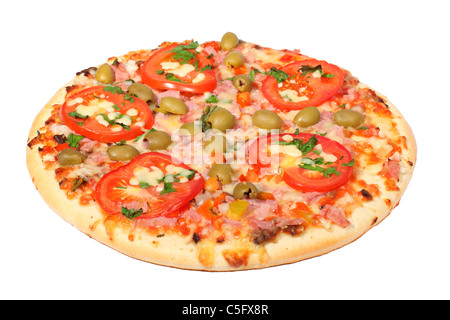 Frische Pizza mit Scheibe auf einem weißen Hintergrund Stockfoto