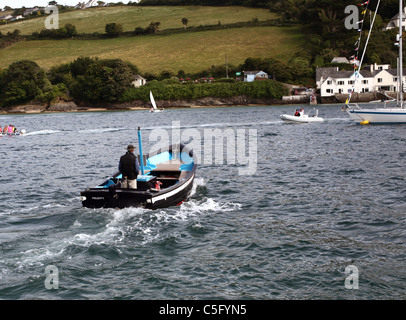 Fähre in Salcombe über nach Ost Portlemouth Landung Stockfoto