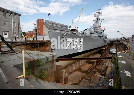 US Navy Zweiter Weltkrieg Zerstörer USS Cassin Young im Trockendock in Charlestown Navy Yard in Boston, Massachusetts Stockfoto