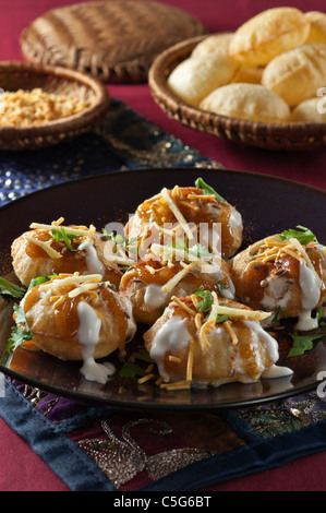 Pani Puri. Indischer Imbiss Stockfoto