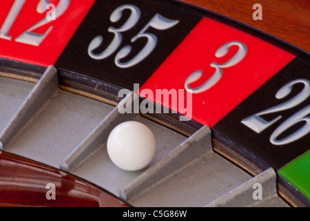 Europäischen Casino Roulette-Rad-Kugel in Nummer 3 Stockfoto