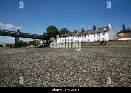 Bulls Head Pub am Ufer der Themse am Strand auf dem Grün, Chiswick, London, UK Stockfoto