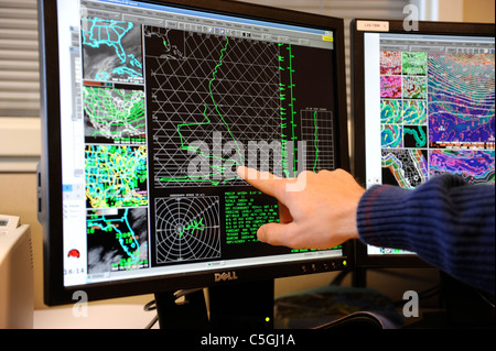 Doppler Radar Meteorologe arbeiten Bereich Plan Studie Stockfoto
