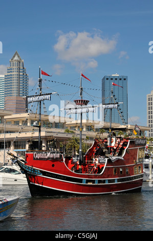 Captain Morgan Red Boot während Gasparilla Piraten Festival Tampa Florida Hillsborough River Stockfoto