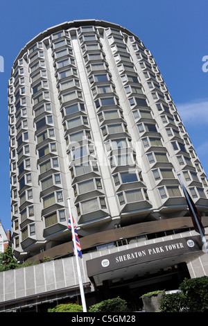 SHERATON PARK TOWER HOTEL, in Lowndes Square im beliebten Viertel Knightsbridge entfernt von London, leicht angewinkelte Aspekt. Stockfoto