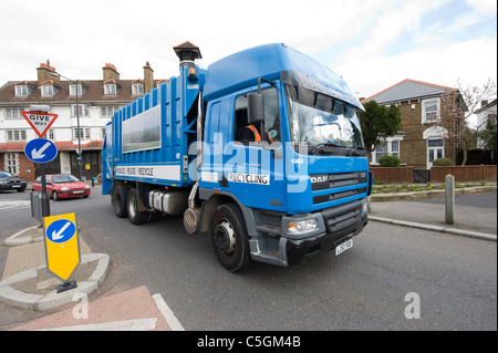 Des Rates LKW sammeln von Wertstoffen in Lewisham, London, England. Stockfoto