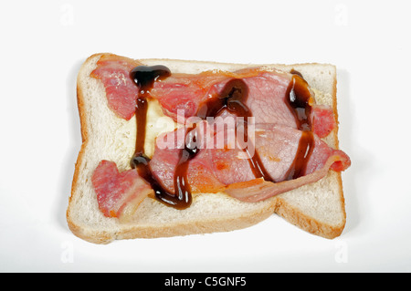 Schinken-Sandwich mit brauner Soße Stockfoto