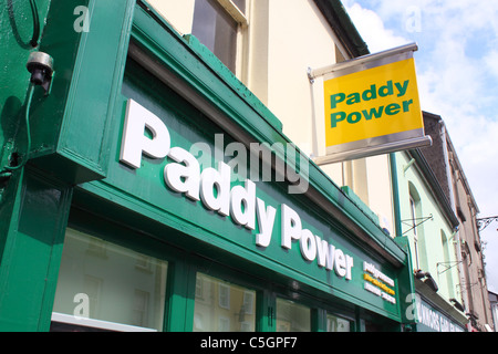 Paddy Power, Irlands größter Buchmacher Wetten Büro in Ballina, Irland Stockfoto