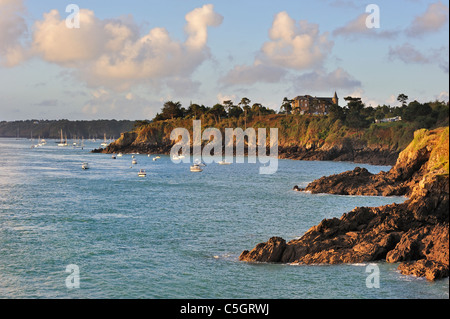 Die felsigen Landzungen am Pointe du Grouin, Bretagne, Frankreich Stockfoto