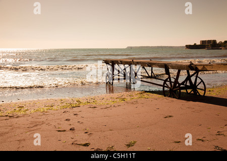 Historischer Badesteg auf Rädern, Paignton Sands, Torbay, Devon, England, Großbritannien Stockfoto