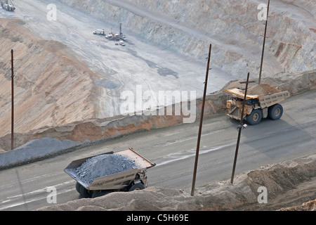 Die Bingham Canyon Mine oder Kennecott Copper Mine, in Salt Lake City, Utah, ist der 2. höchste Kupferproduzent in den USA. Stockfoto