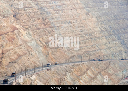 Die Bingham Canyon Mine oder Kennecott Copper Mine, in Salt Lake City, Utah, ist der 2. höchste Kupferproduzent in den USA. Stockfoto